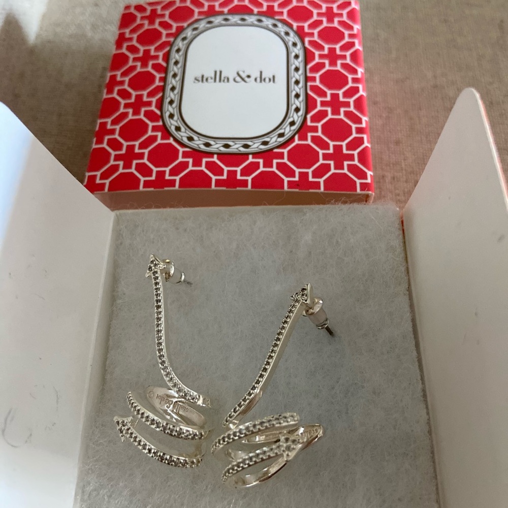 Stella & Dot page arrow ear climber